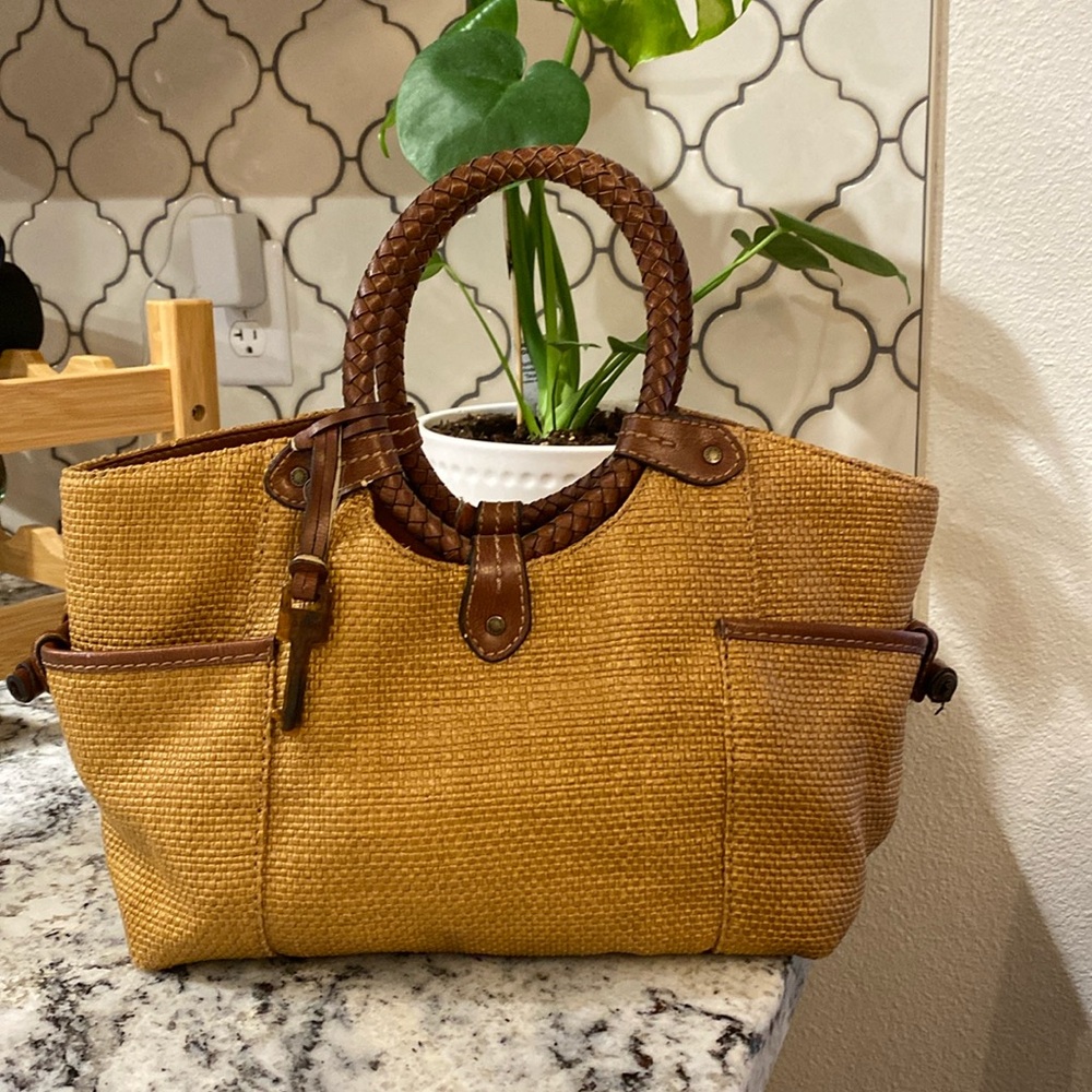 Fossil Vintage Woven Rattan & Leather Purse